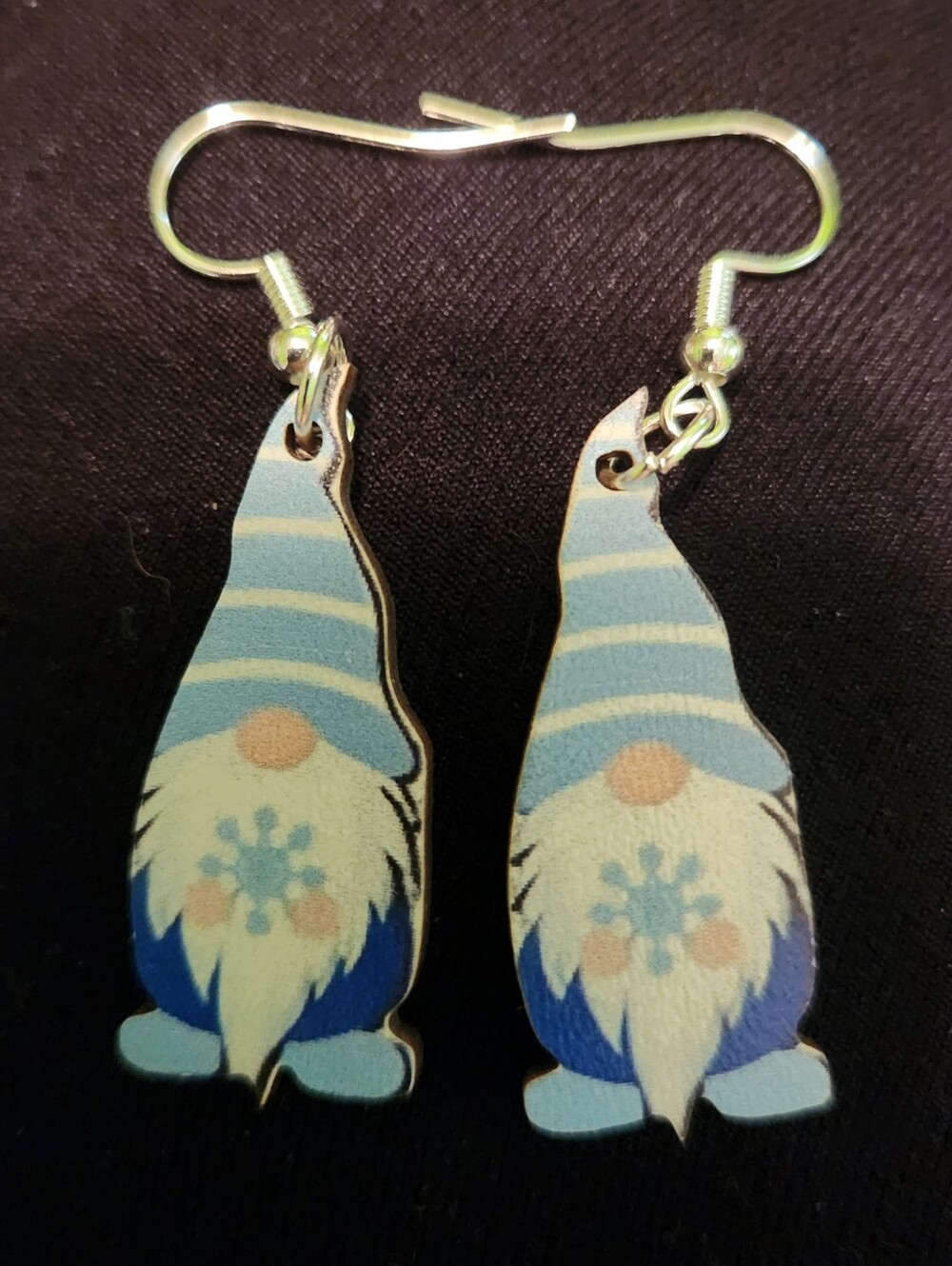 🎉 Snowflake Themed Wooden Gnome Earrings